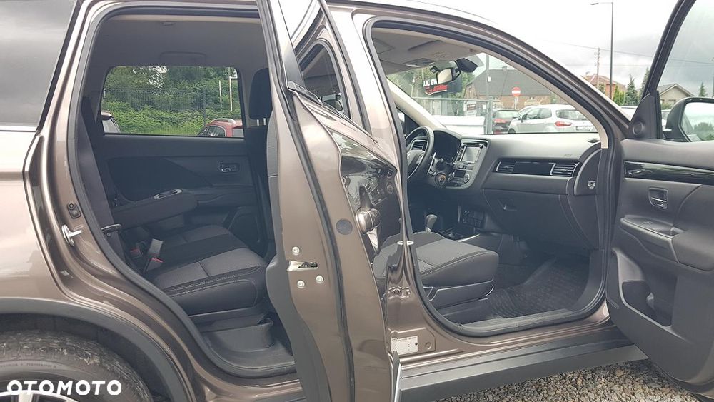 Mitsubishi Outlander 2.0 2WD CVT Spirit - 26
