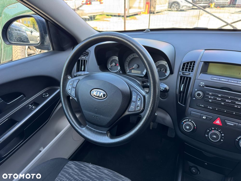 Kia Ceed 1.4 Comfort - 19