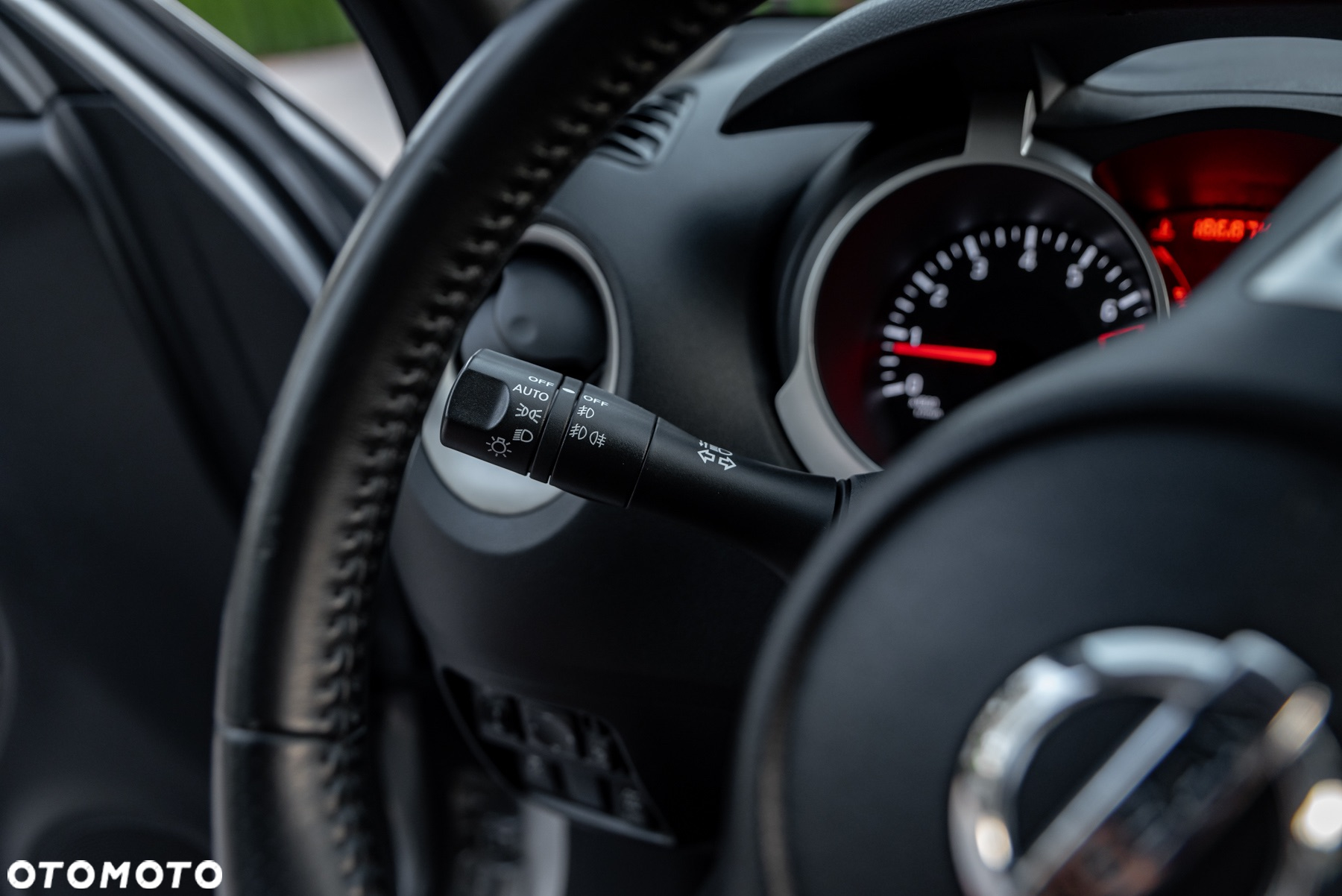 Nissan Juke 1.6 T Tekna 4x4 - 29