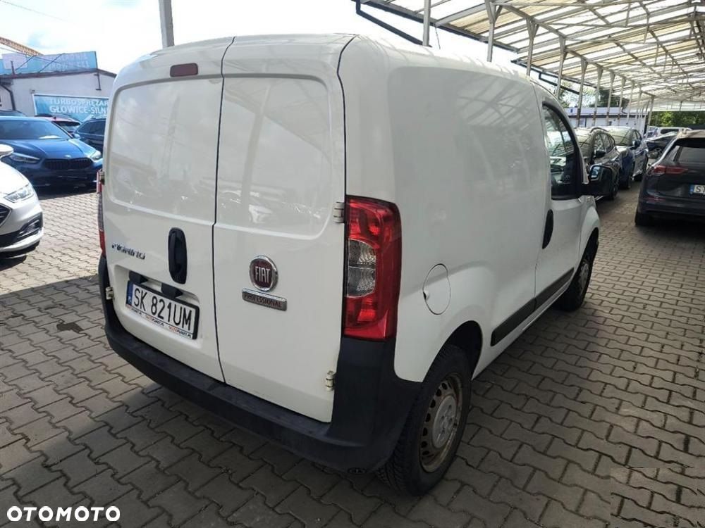 Fiat Fiorino Kombi 8V Base - 3