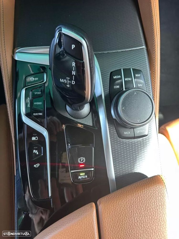 BMW 530 e Pack Desportivo M - 18