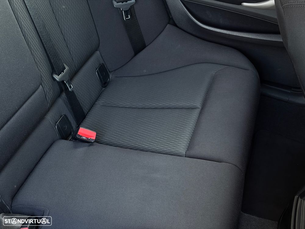 BMW 120 d Urban Line - 37