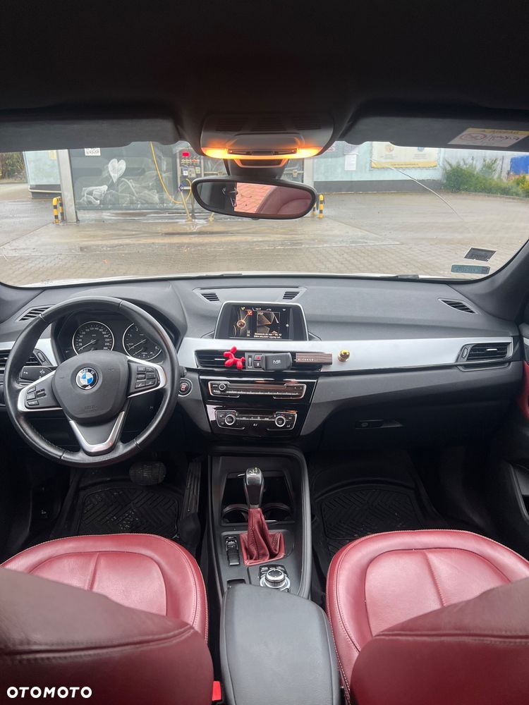 BMW X1 sDrive18d - 12