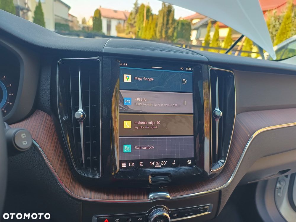 Volvo XC 60 B5 B AWD Plus Dark - 32