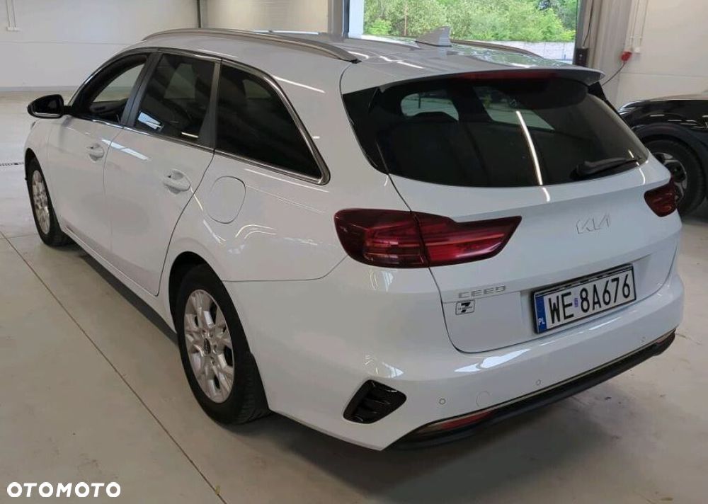 Kia Ceed - 4