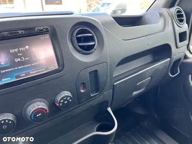 Renault Master skrzynia z windą na bliźniakach 2,3 163 KM klima - 17