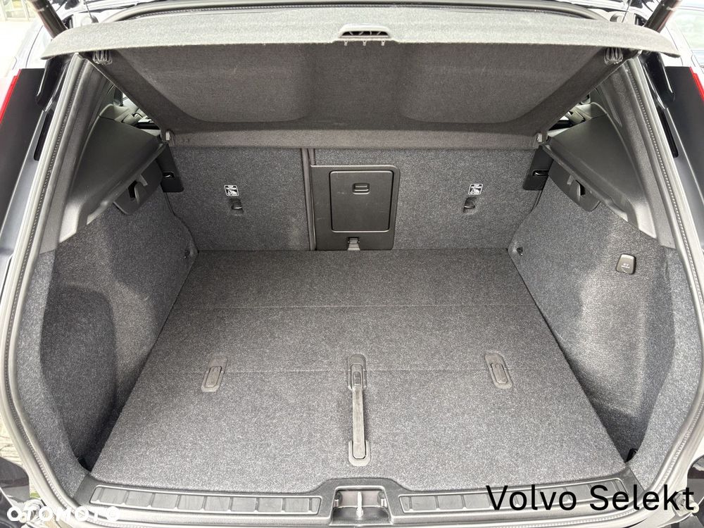 Volvo XC 40 - 25