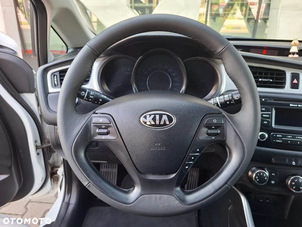 Kia Ceed 1.4 CVVT Dream Team Edition - 19