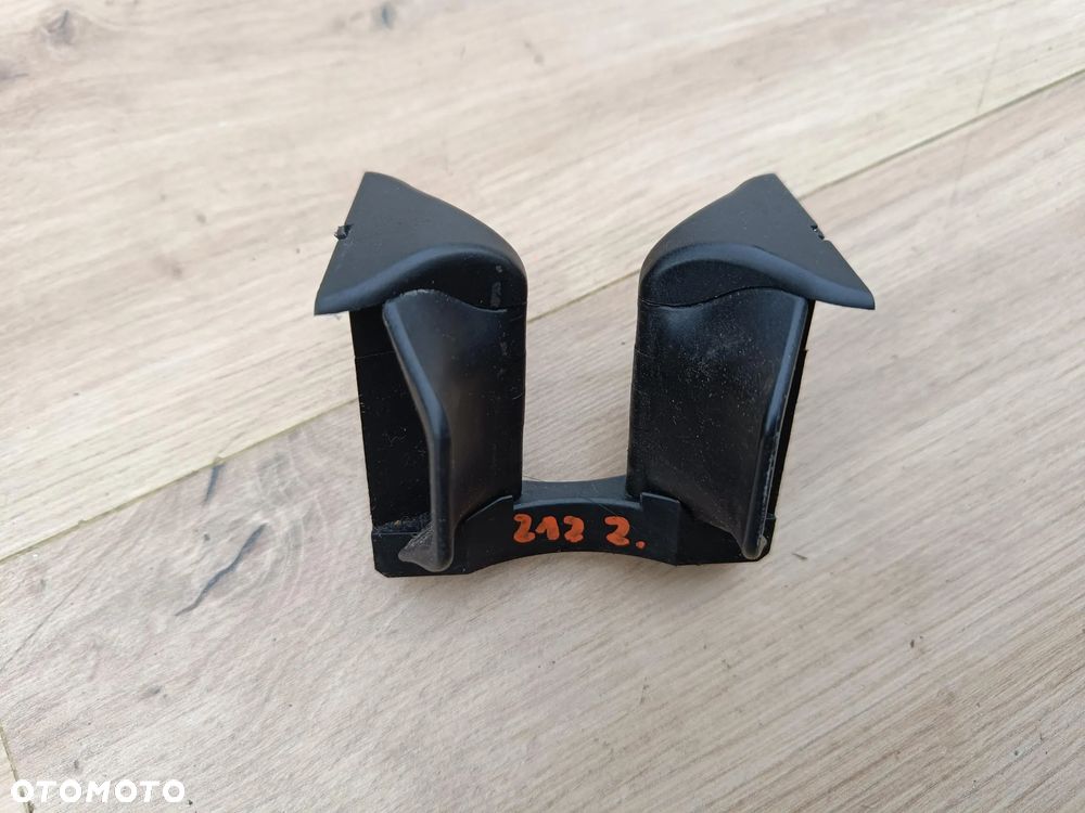 MERCEDES W204 W207 W212 UCHWYT NA KUBEK CUP HOLDER A2046802391 KUBKI - 1