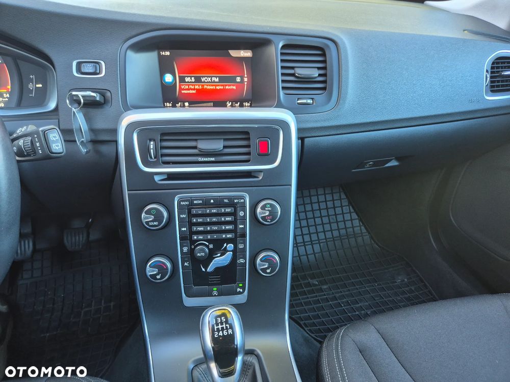 Volvo V60 D2 Drive-E Momentum - 16