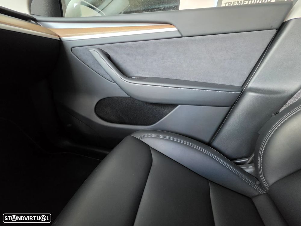 Tesla Model Y Long Range Dual Motor AWD - 20