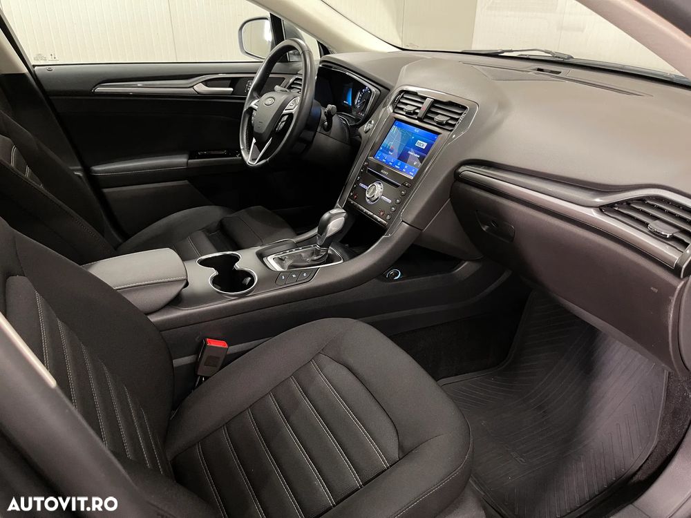 Ford Mondeo 2.0 HEV Titanium - 11