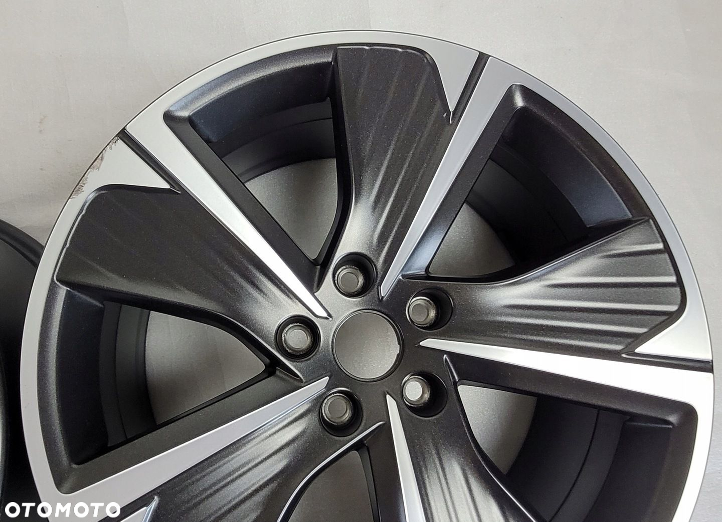 FELGI SEAT CUPRA FORMENTOR 5FF 8x18 18 ET40 5x112 - 6
