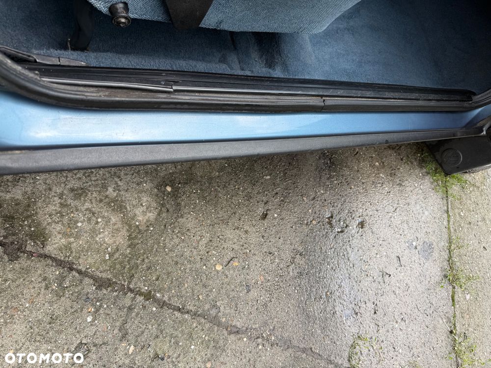 Volkswagen Golf 1.6 GL - 17