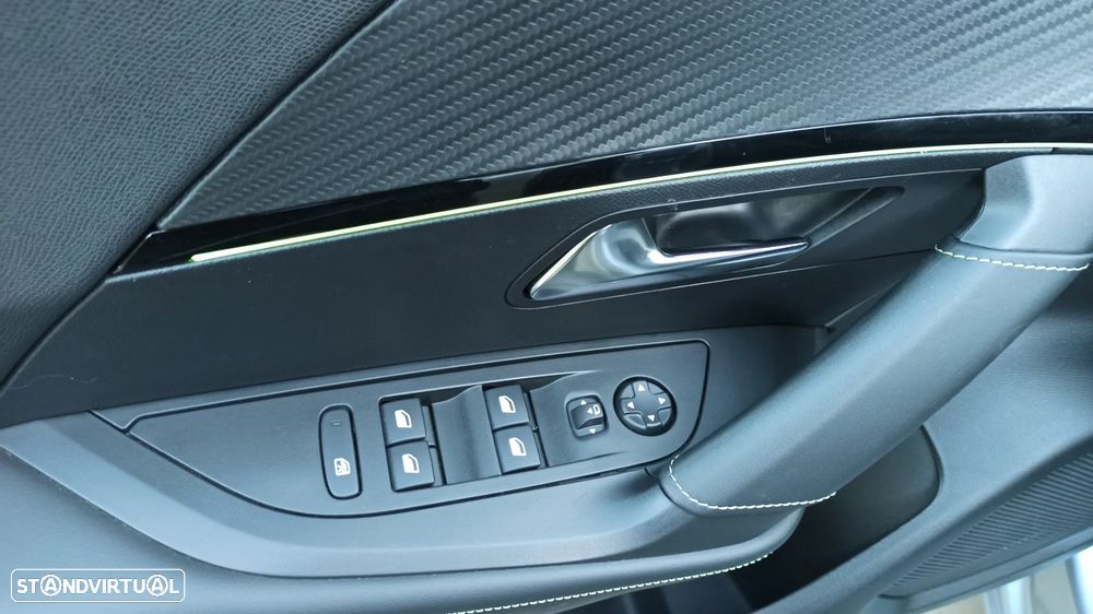 Peugeot e-2008 GT Pack - 15