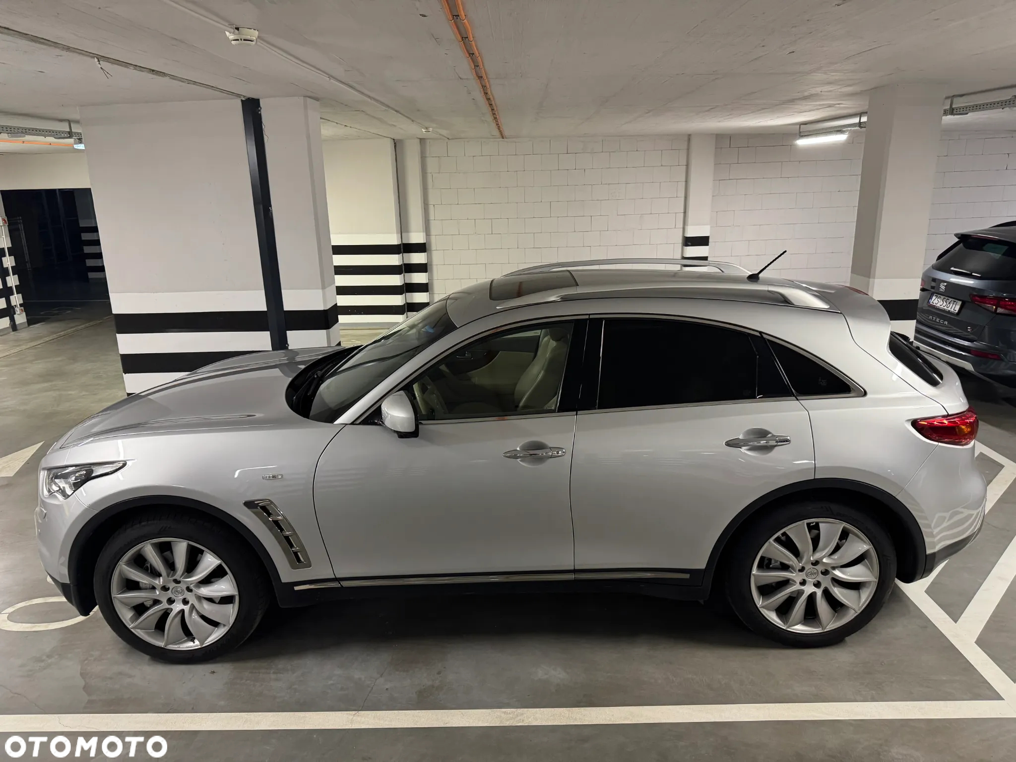 Infiniti FX FX30d S - 26