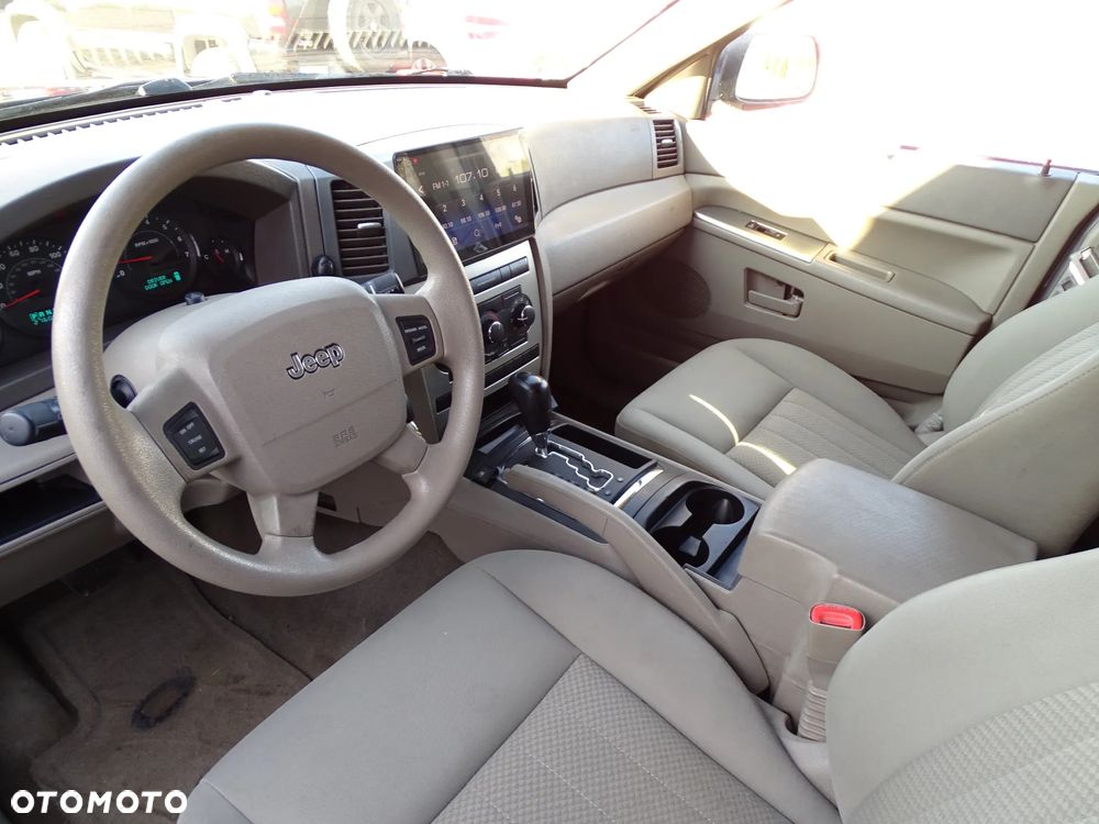 Jeep Grand Cherokee - 12