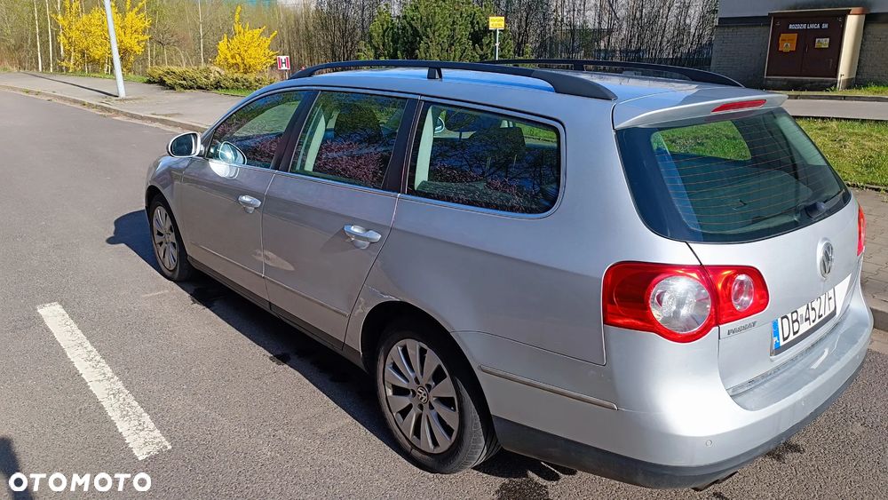 Volkswagen Passat 2.0 TDI DPF BlueMot Trendline - 5