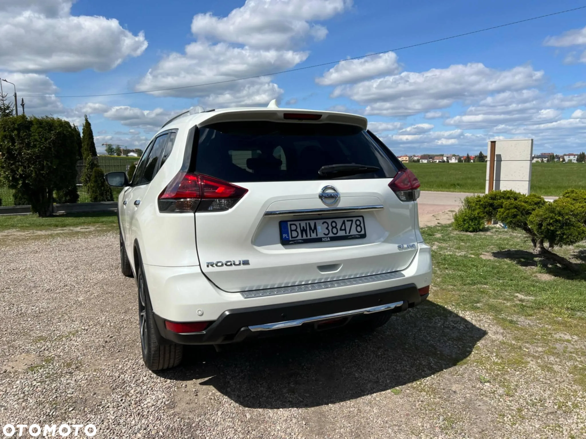 Nissan Rogue - 16