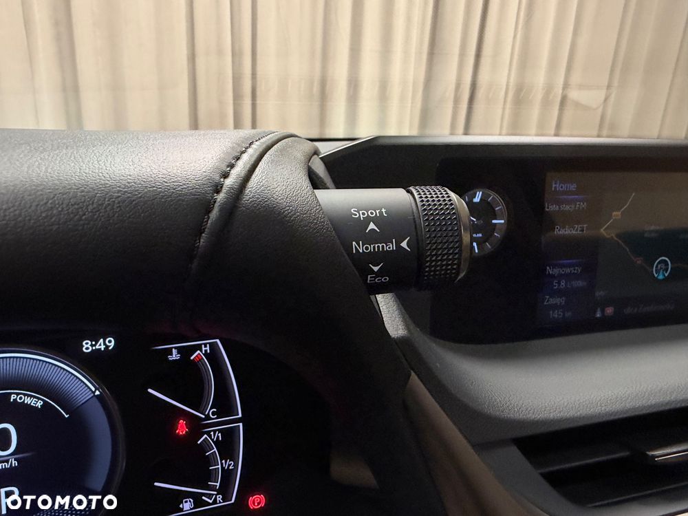 Lexus ES 300h Business Edition - 24