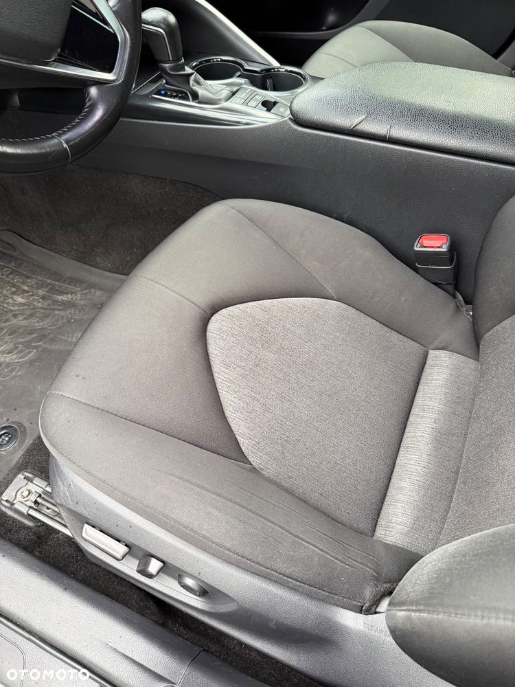 Toyota Camry 2.5 Hybrid Comfort CVT - 12