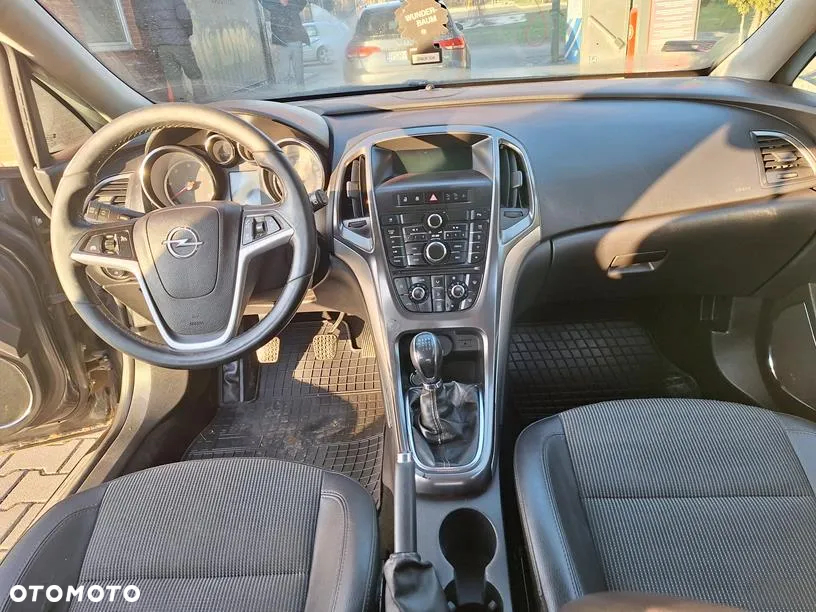 Opel Astra IV 2.0 CDTI Cosmo - 27