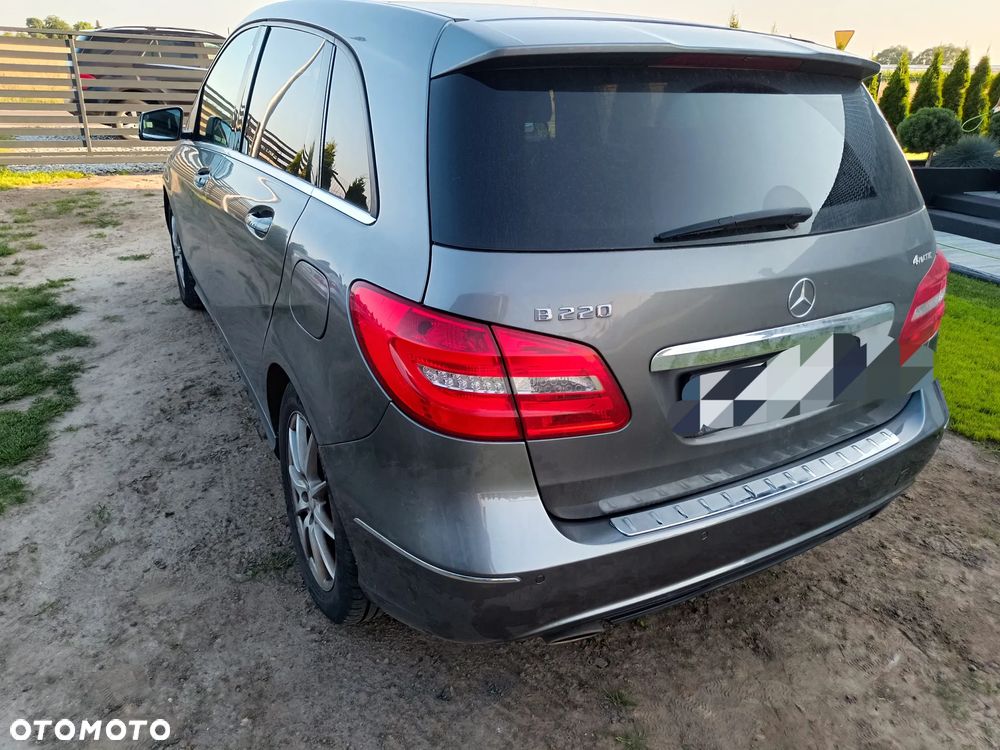 Mercedes-Benz Klasa B 220 4Matic 7G-DCT - 4