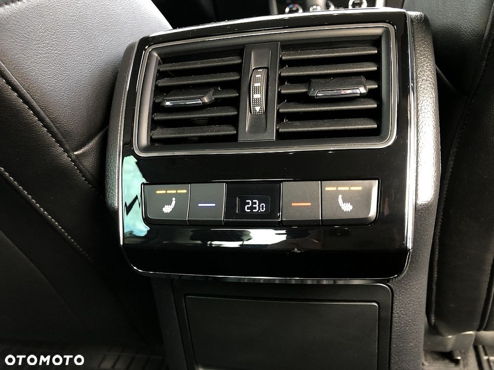 Skoda Superb 2.0 TDI SCR 4x4 L&K DSG - 32