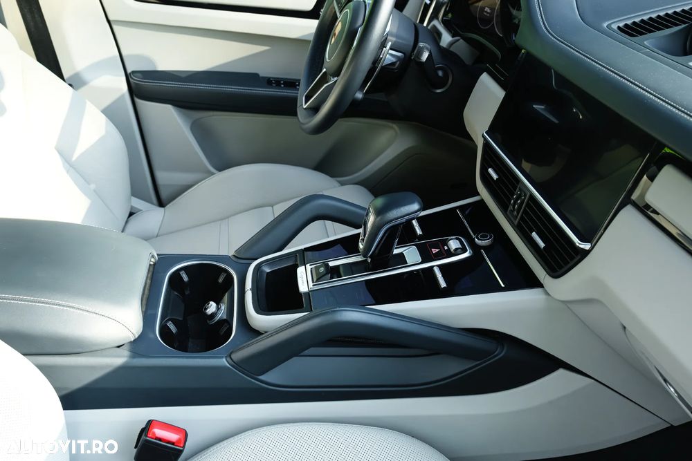 Porsche Cayenne E-Hybrid Tiptronic S - 24