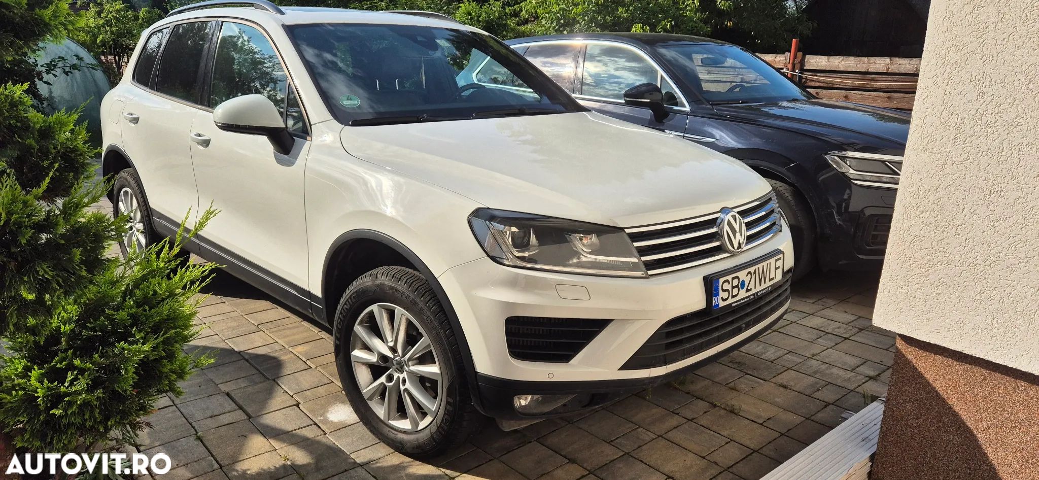 Volkswagen Touareg - 1