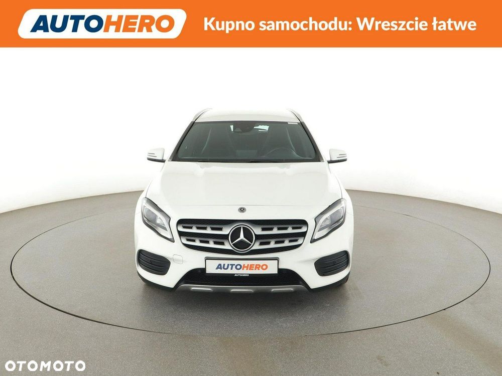 Mercedes-Benz GLA 180 AMG Line - 11