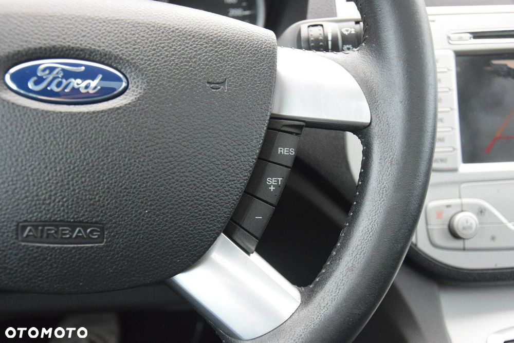 Ford Kuga - 39