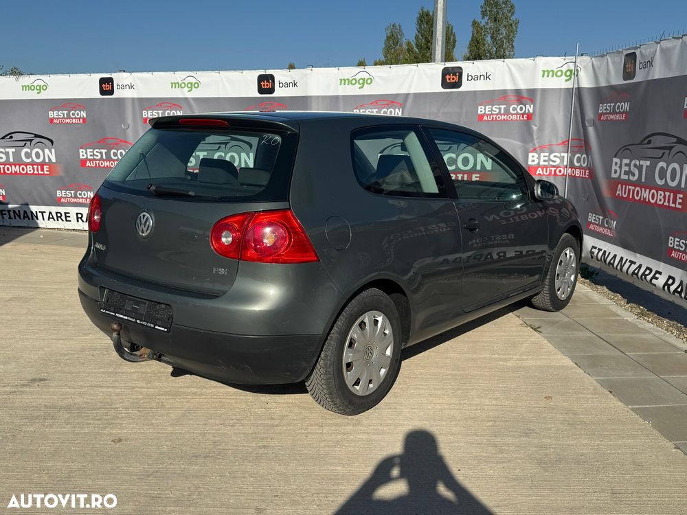 Volkswagen Golf 1.4 FSI Trendline - 4