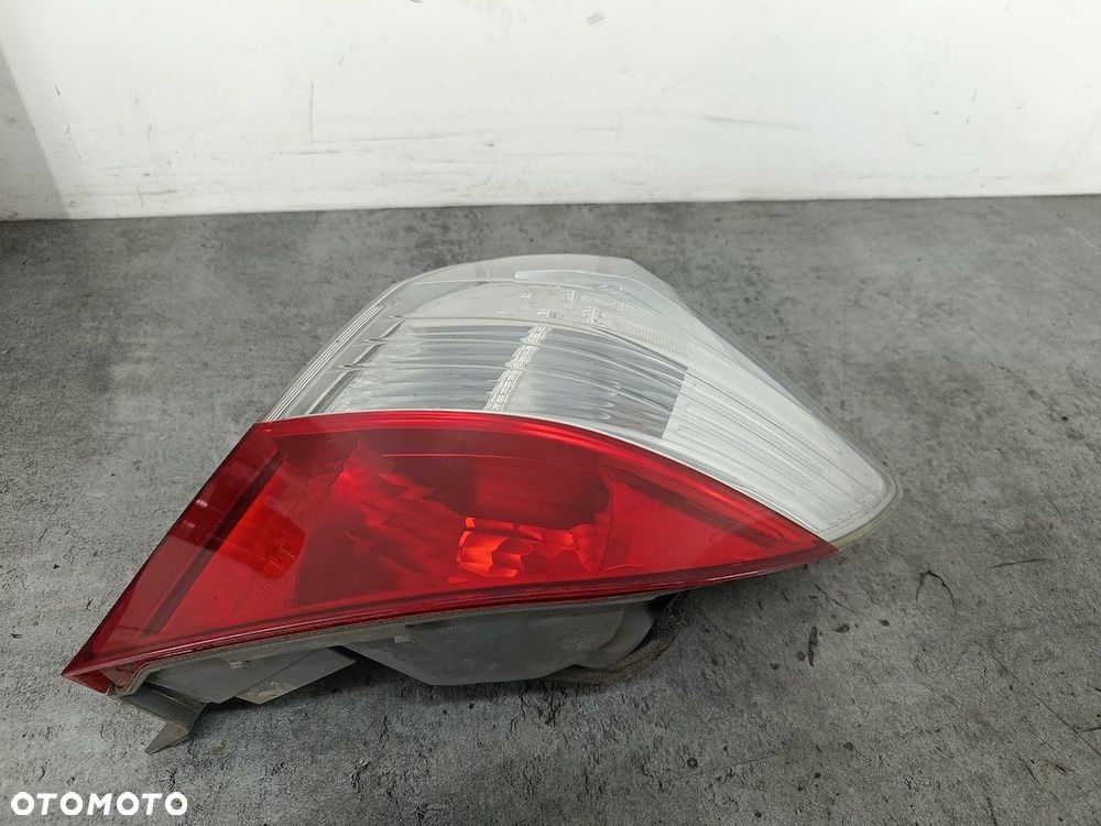 LAMPA TYLNA PRAWA HONDA JAZZ III P7612R STANLEY   HATCHBACK 5D - 2