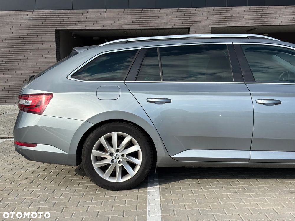 Skoda Superb 2.0 TDI Style DSG - 10