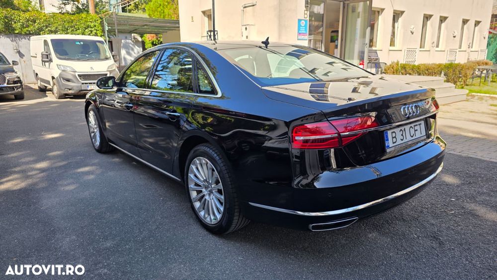 Audi A8 - 6