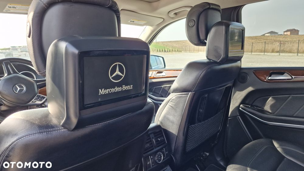 Mercedes-Benz GL - 23