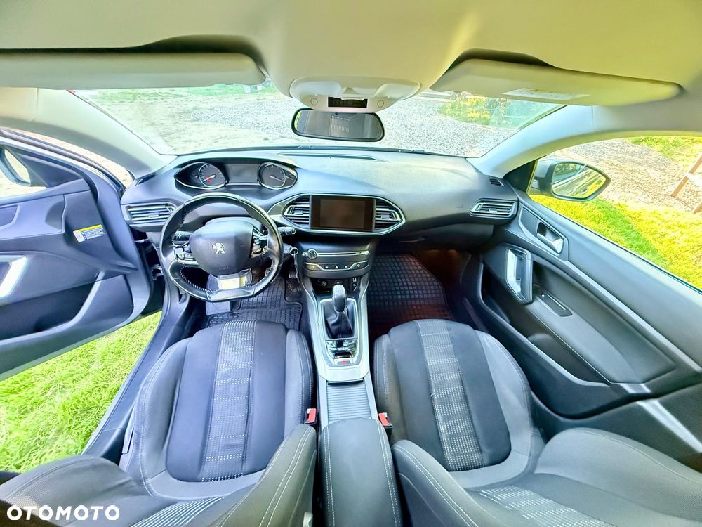 Peugeot 308 1.2 PureTech Allure S&S - 3