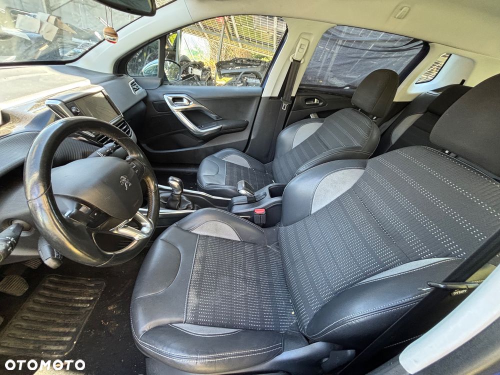 Peugeot 2008 - 13