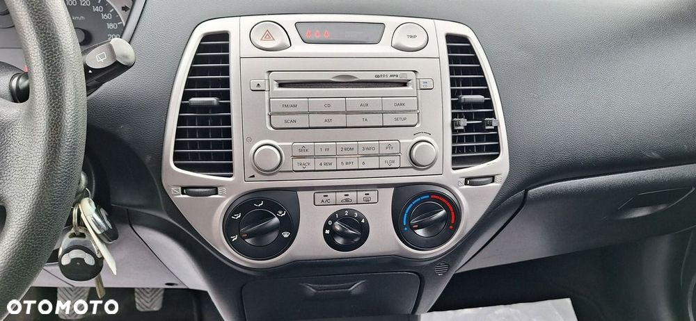 Hyundai i20 - 12