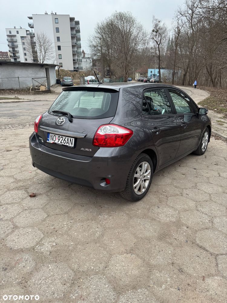 Toyota Auris 1.6 Premium - 6