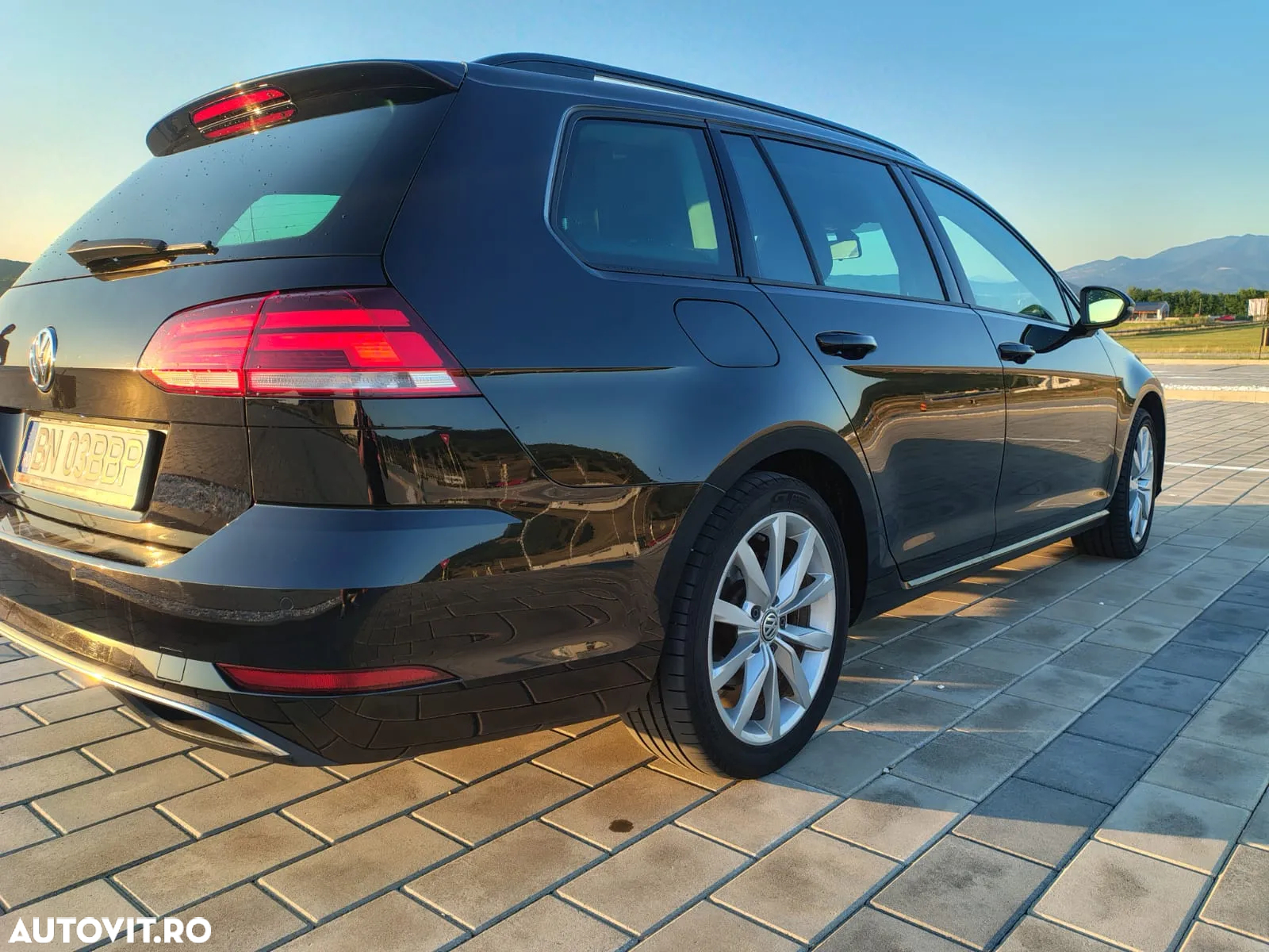 Volkswagen Golf 1.6 TDI Comfortline - 3