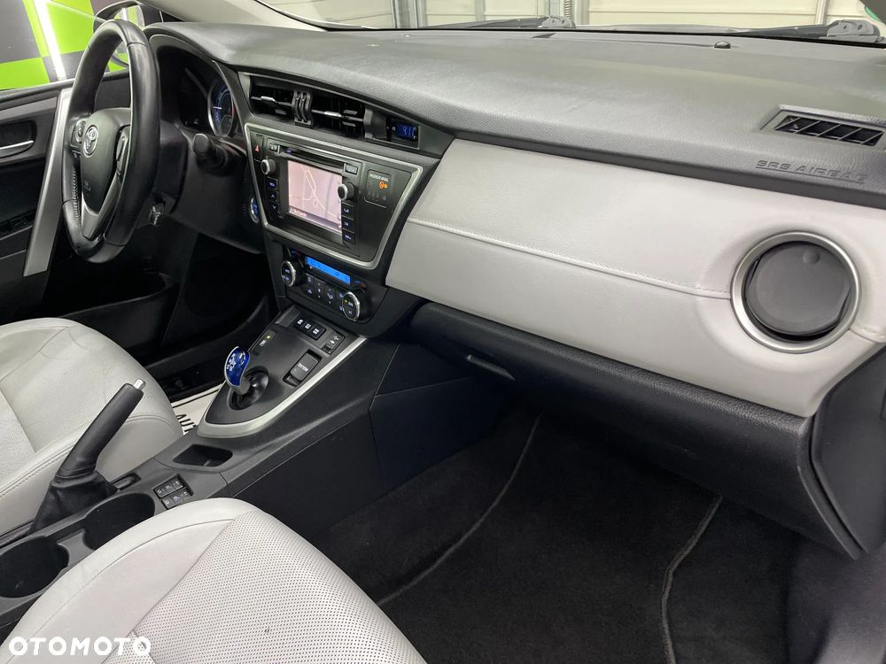 Toyota Auris - 13