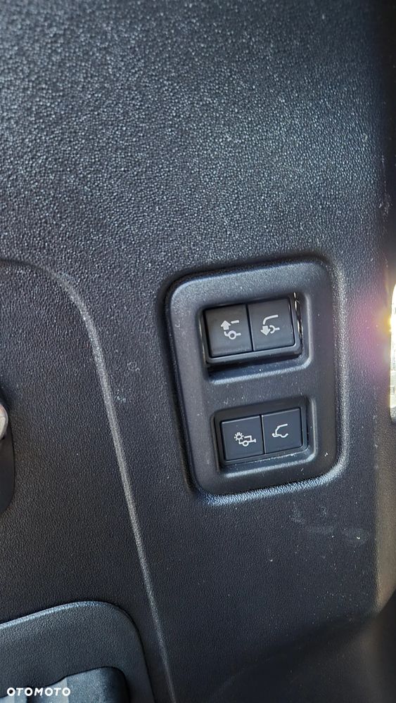 Land Rover Defender 110 5.0 P525 V8 - 16
