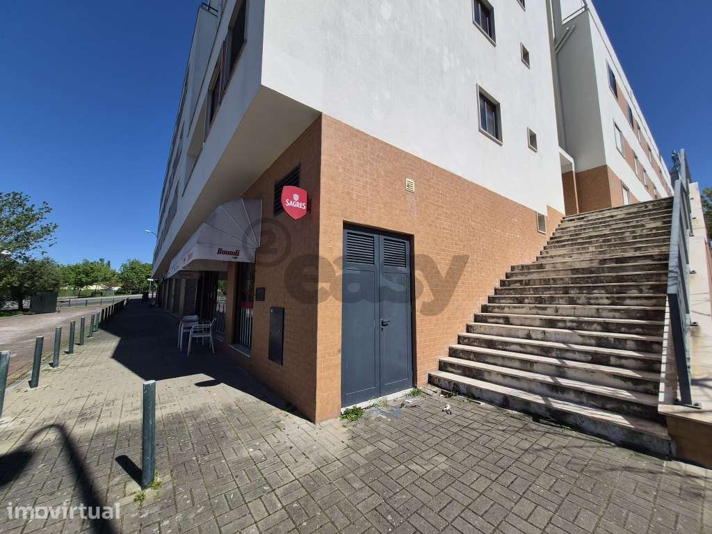 T2 na Ameixoeira com parqueamento - Grande imagem: 2/24