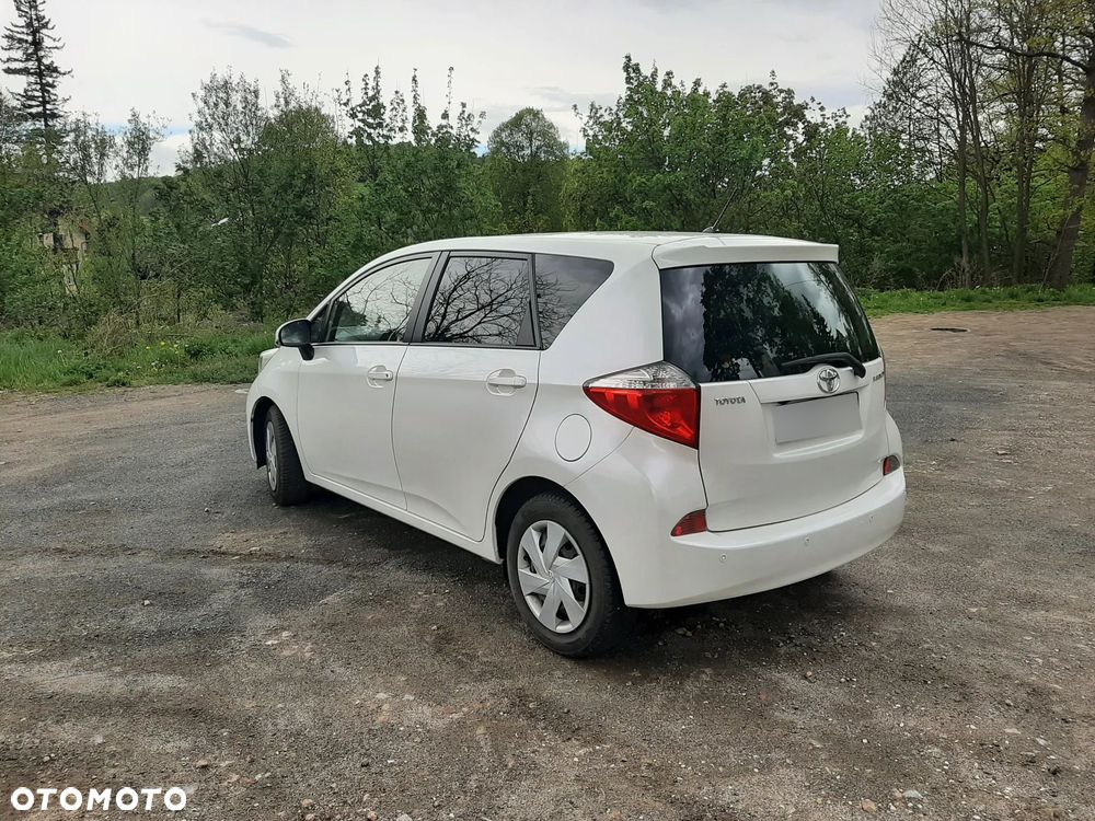 Toyota Verso S 1.4 D-4D - 10