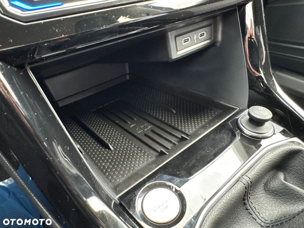 Volkswagen T-Cross 1.0 TSI Life Plus - 28