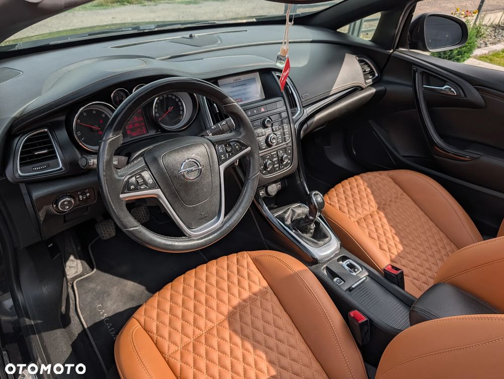 Opel Cascada 2.0 CDTI Cosmo S&S - 32