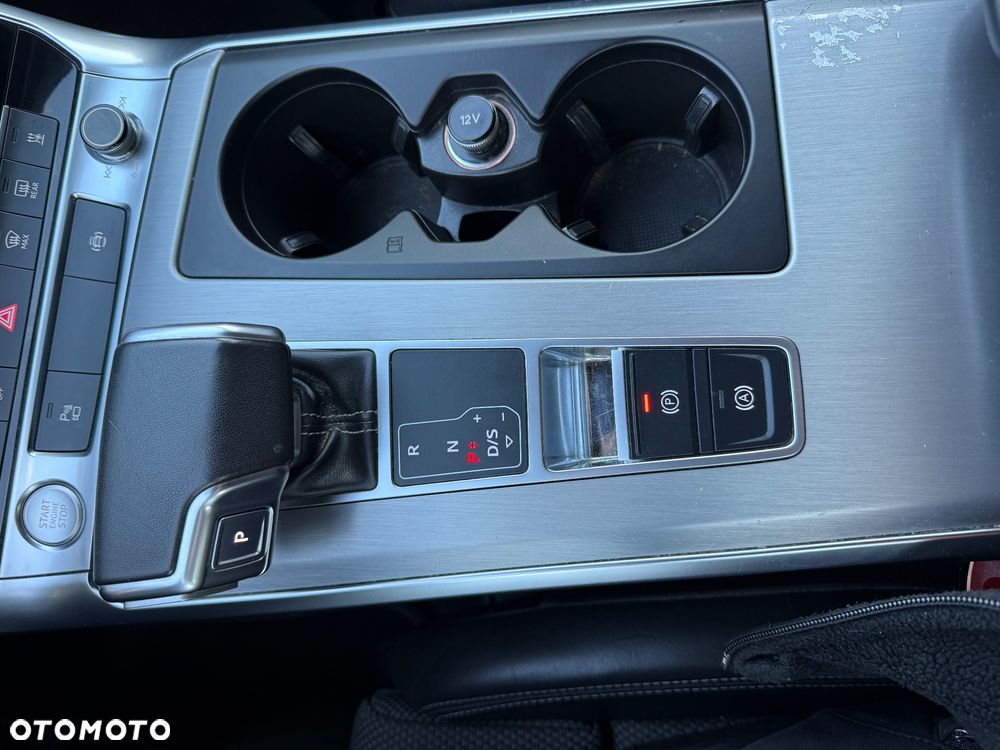 Audi A6 Avant 45 TFSI quattro S tronic design - 27