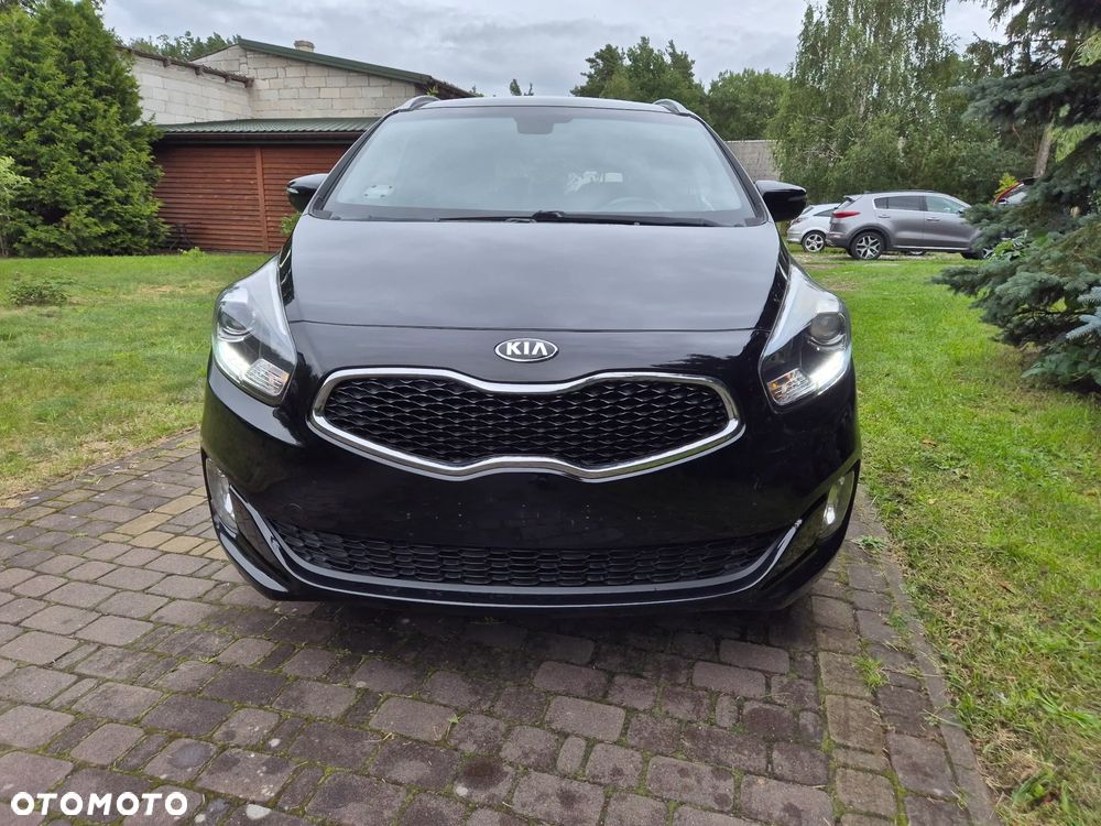 Kia Carens - 4